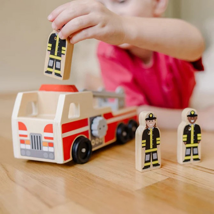 Melissa and DougClassic Wooden Fire Truck Play Set (MD9391)