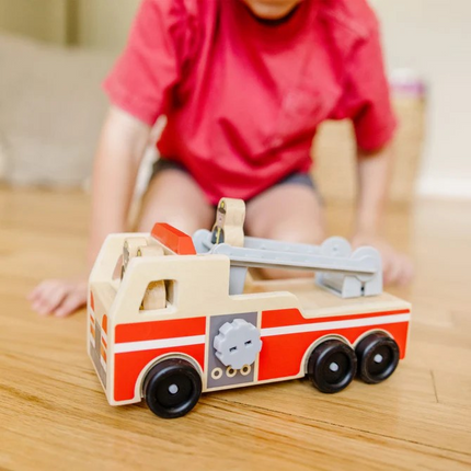 Melissa and DougClassic Wooden Fire Truck Play Set (MD9391)