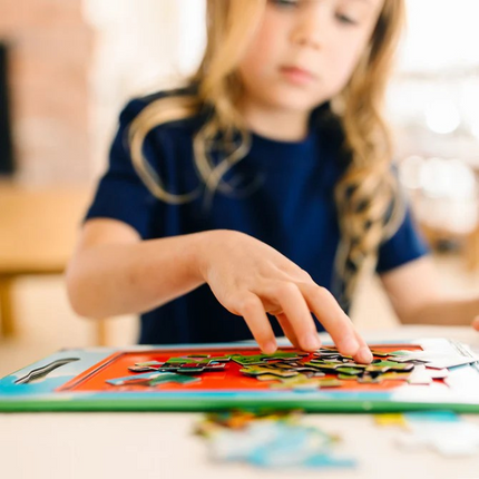 Melissa and Doug Take-Along Magnetic Jigsaw Puzzles – On the Farm