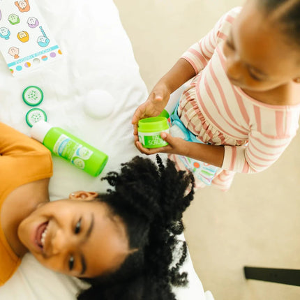 MELISSA & DOUG-LOVE YOUR LOOK SALON & SPA PLAY SET - BUYFRIENDLY